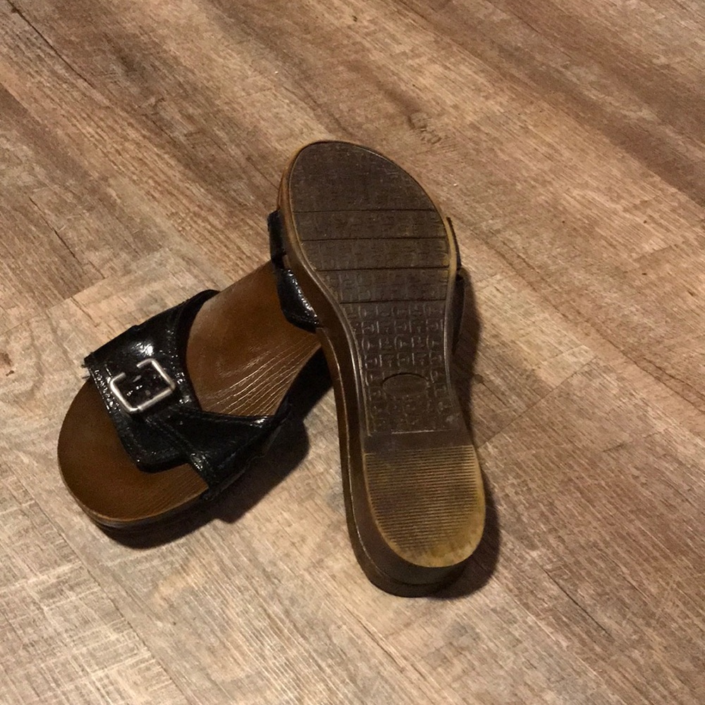 Sandals - Picture 3 of 3